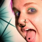 Bizarre passies: piercing en tattoo