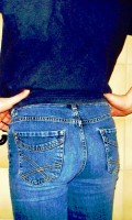 Sommige jeans laten billen meer uitkomen dan andere / Bron: Alex 501, Flickr (CC BY-2.0)