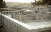 De Tweede Tempel zoals die er ongeveer uitgezien moet hebben / Bron: Koenb, Wikimedia Commons (CC BY-SA-3.0)
