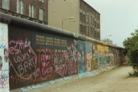 Berlijnse Muur / Bron: Angr, Wikimedia Commons (Publiek domein)